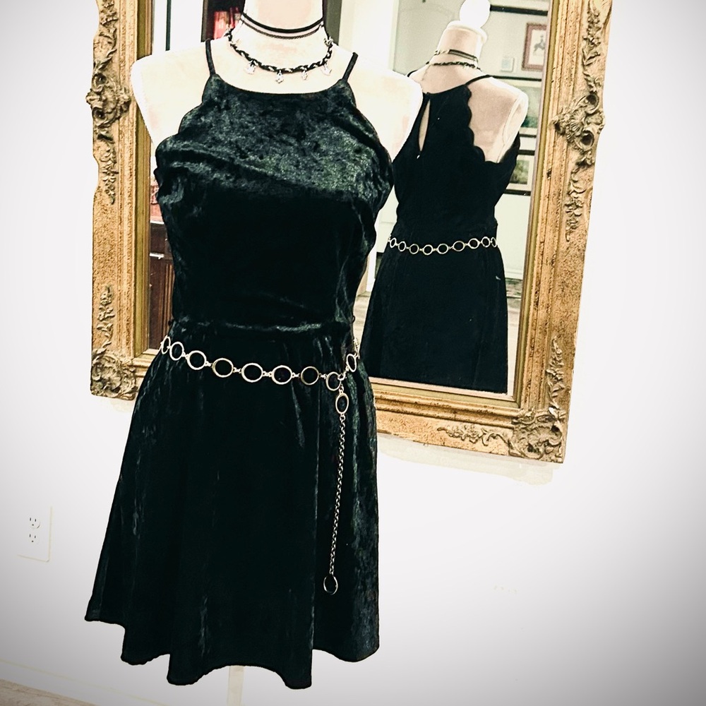 Velvet Black Skater Mini Dress w/ mod metal belt goth witchy club wear prom sz 9